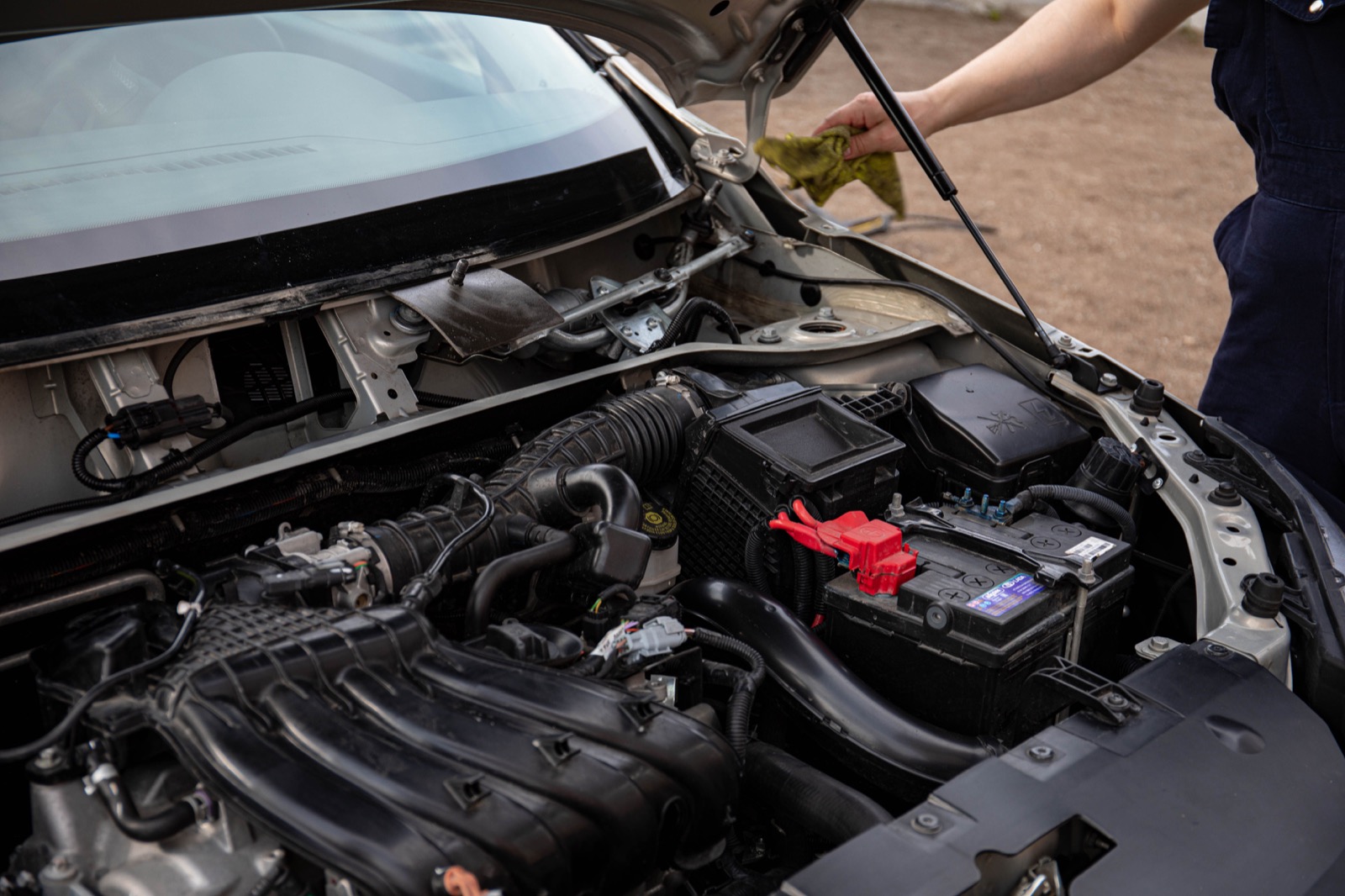 Illustration générique d’un entretien moteur automobile